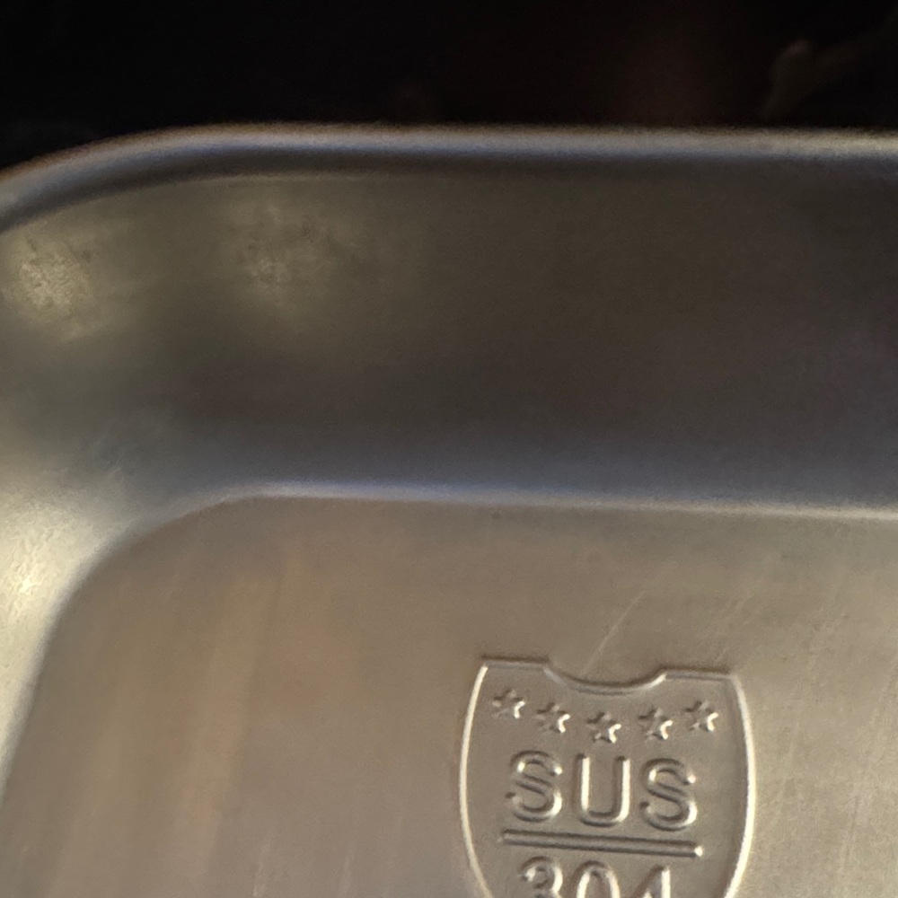 Metal dog bowls 91/2 by 7 1/4 an inch deep Round one 81/2 by 81/2  2 1/2 deep - Picture 7 of 7